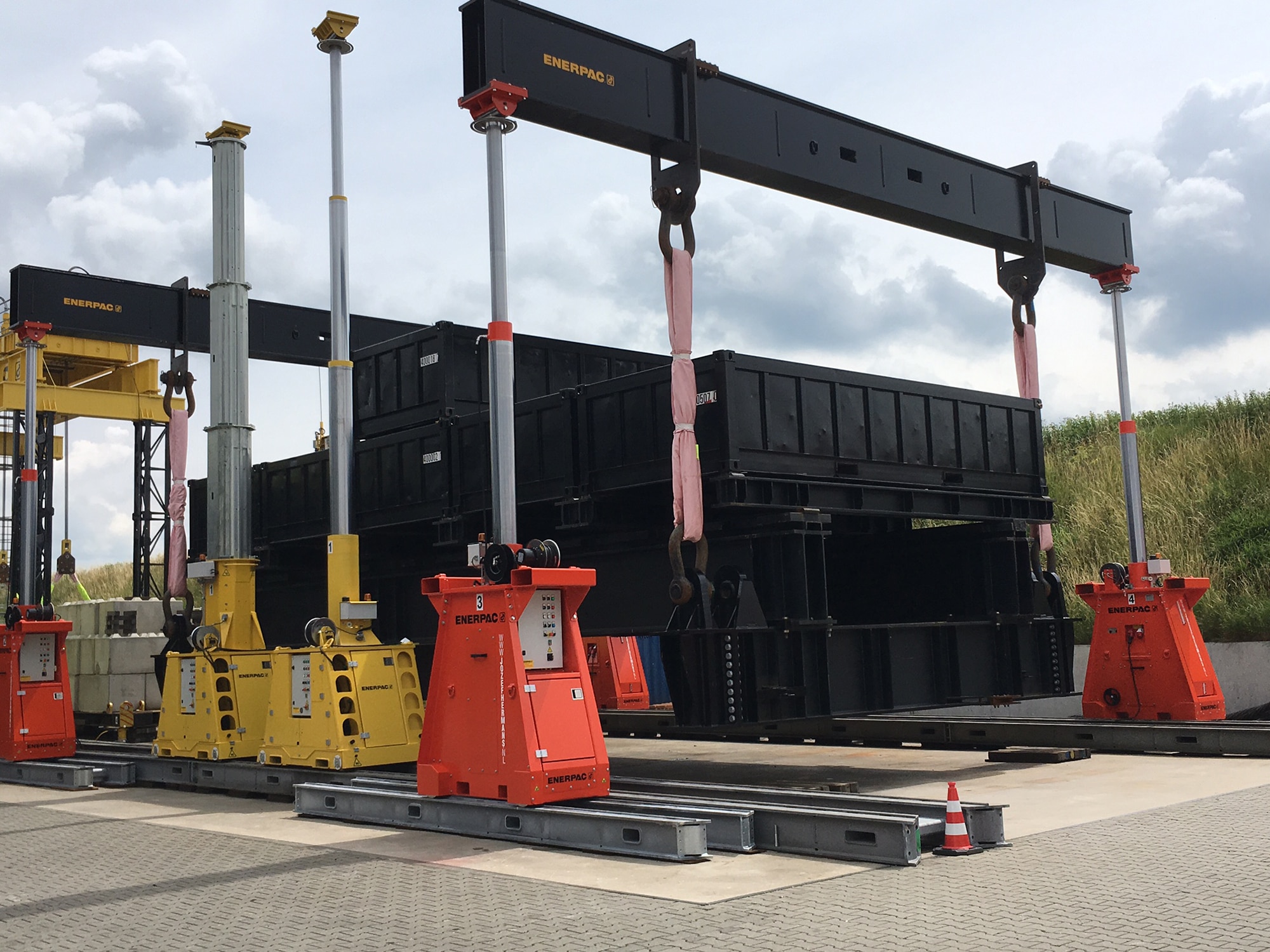EGSL125392, SL125 Hydraulic Gantry Sling - Enerpac